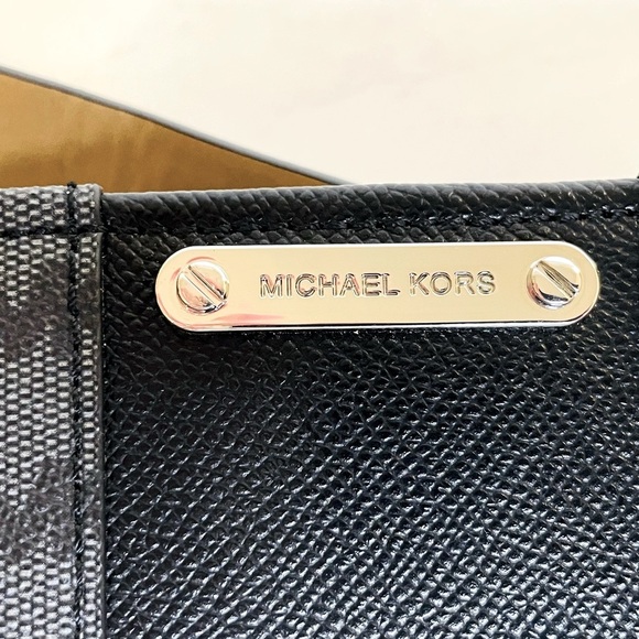 MICHAEL KORS Crossbody Fanny Pack Leather NWOT - Picture 7 of 7